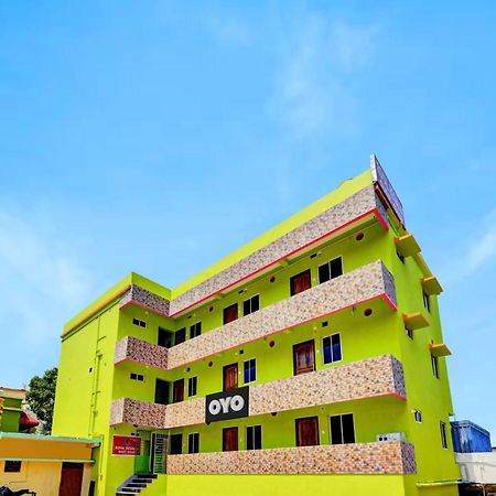 Oyo Flagship 81058 Royal Regalia Hotell Bhubaneswar Exteriör bild