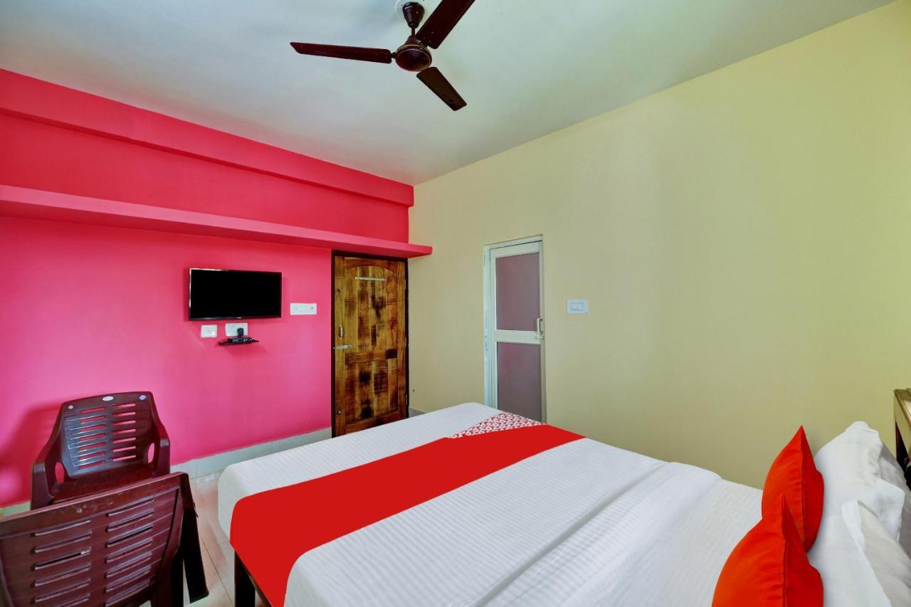 Oyo Flagship 81058 Royal Regalia Hotell Bhubaneswar Exteriör bild