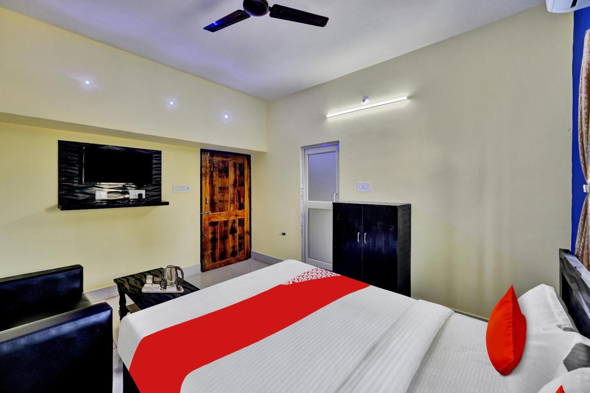 Oyo Flagship 81058 Royal Regalia Hotell Bhubaneswar Exteriör bild