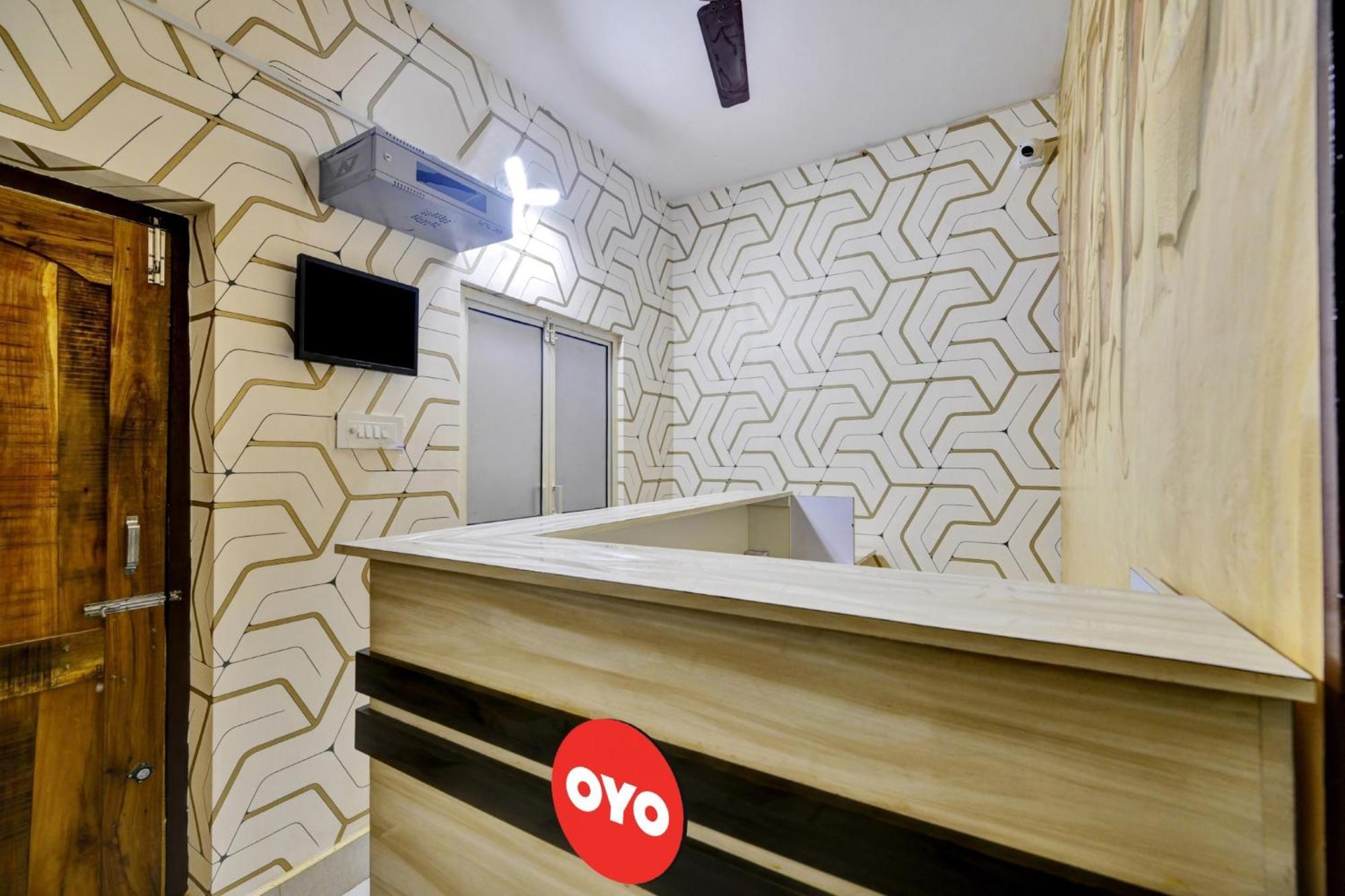 Oyo Flagship 81058 Royal Regalia Hotell Bhubaneswar Exteriör bild