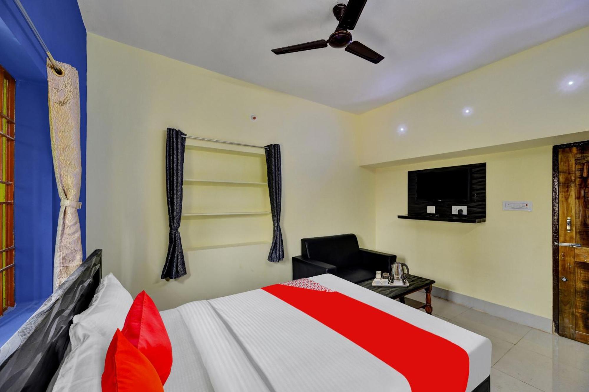 Oyo Flagship 81058 Royal Regalia Hotell Bhubaneswar Exteriör bild