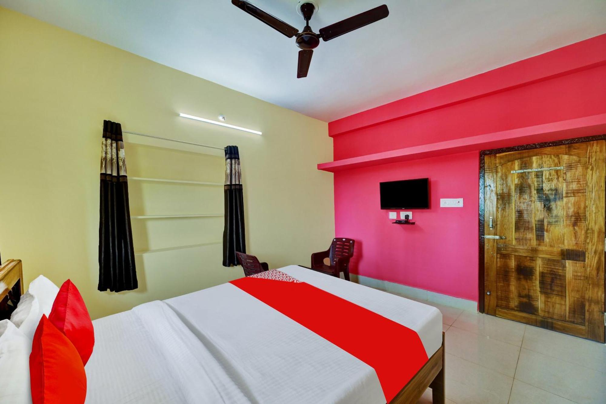 Oyo Flagship 81058 Royal Regalia Hotell Bhubaneswar Exteriör bild