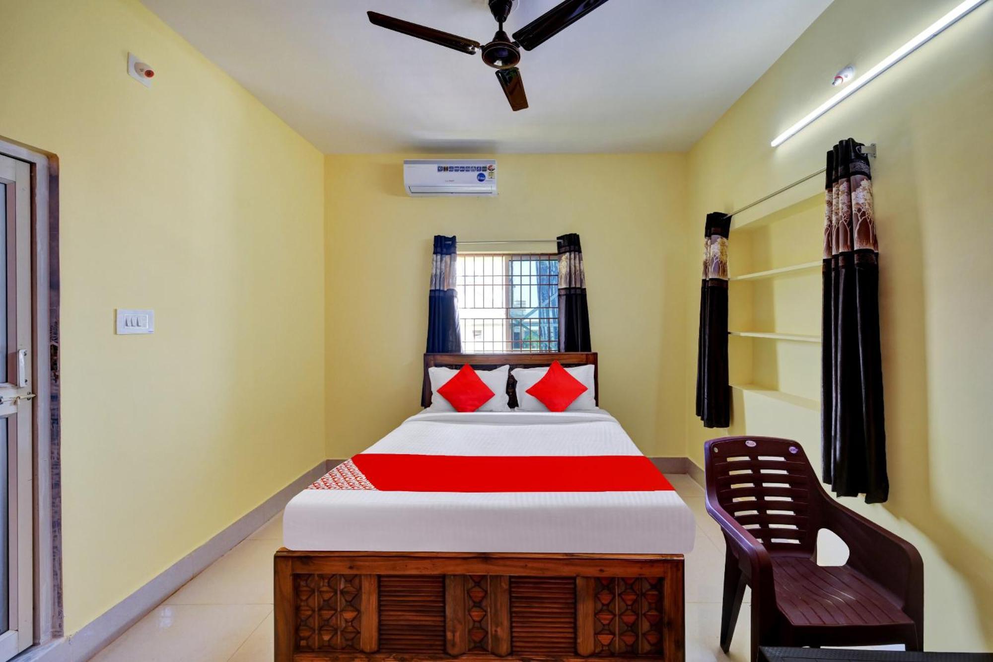 Oyo Flagship 81058 Royal Regalia Hotell Bhubaneswar Exteriör bild