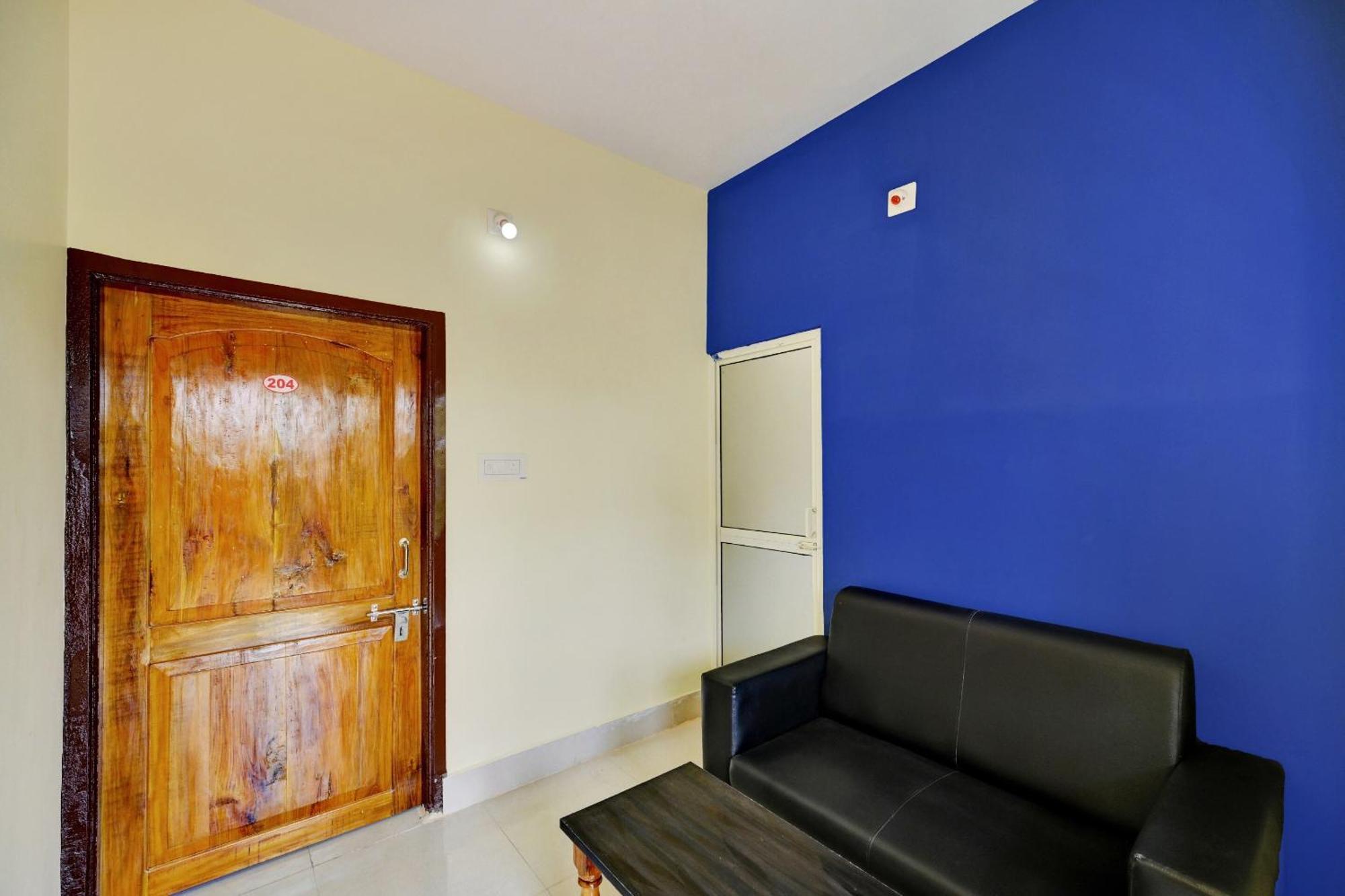 Oyo Flagship 81058 Royal Regalia Hotell Bhubaneswar Exteriör bild